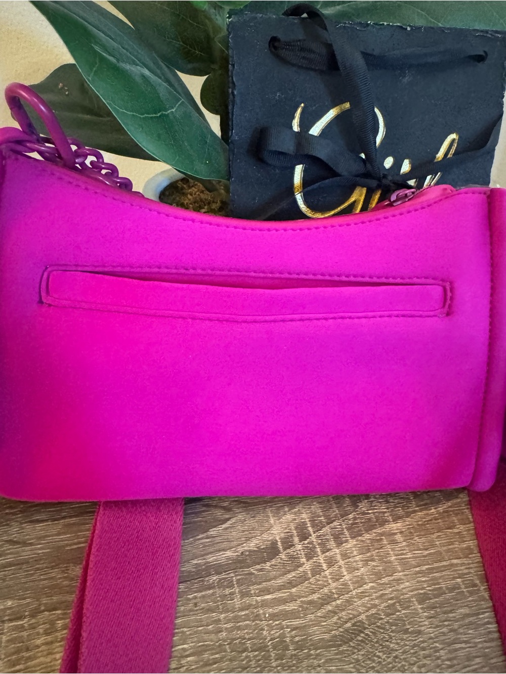 Thacker Gigi Neoprene top tip crossbody NWOT - Picture 2 of 8